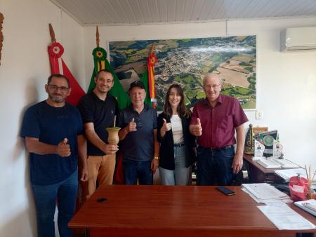 Prefeitura de Ibirapuitã reforça parceria com CDL em encontro com nova diretoria